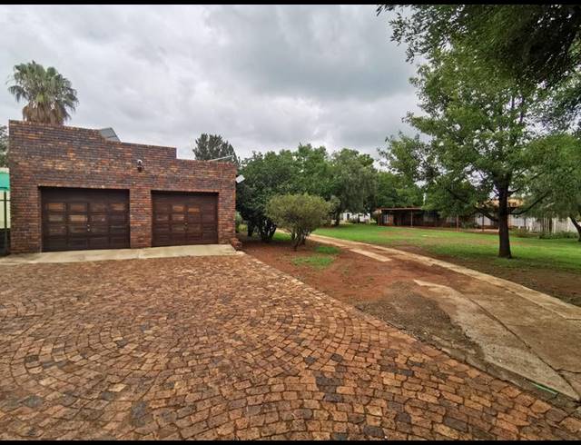 FARM FOR SALE IN HOMESTEAD APPLE ORCHARDS